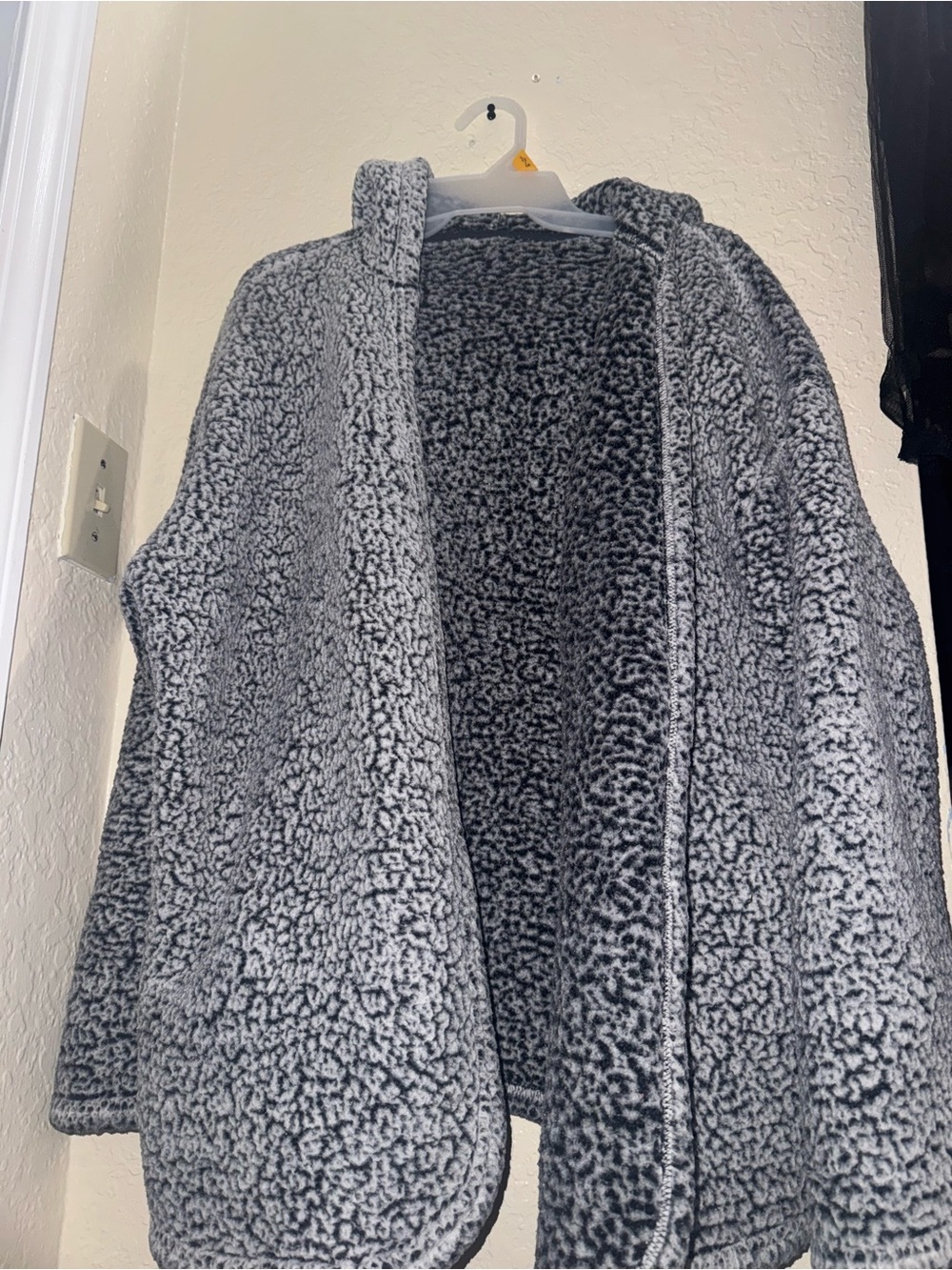 Cozy Women's Gray Sherpa Jacket